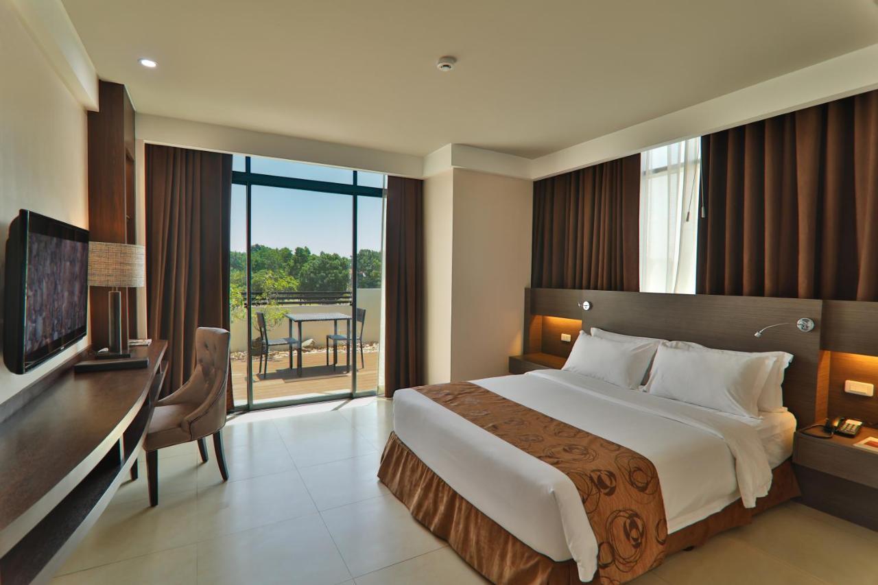Kew Hotel Tagbilaran Exterior foto