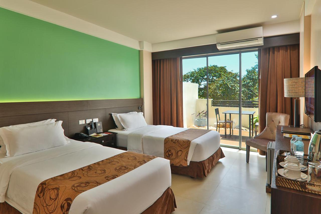 Kew Hotel Tagbilaran Exterior foto